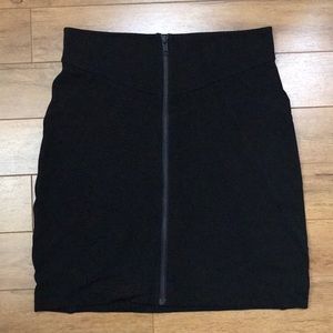 Vintage ARITZIA Talula black skirt in Size 4